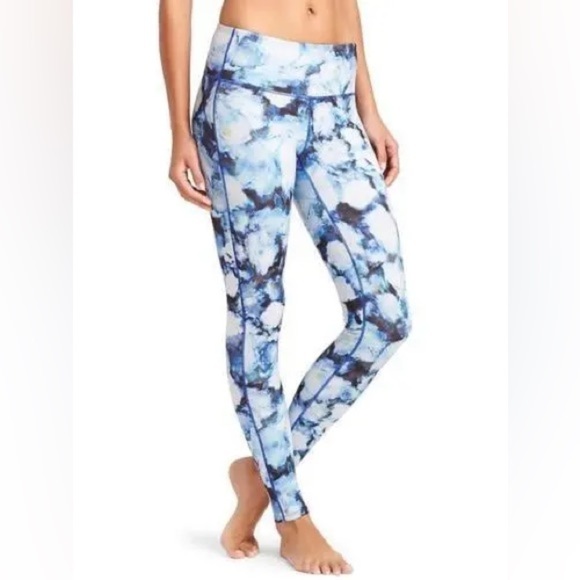 🌟HOST PICK 🌟ATHLETA blue floral crush Chaturanga leggings size S - Picture 2 of 12